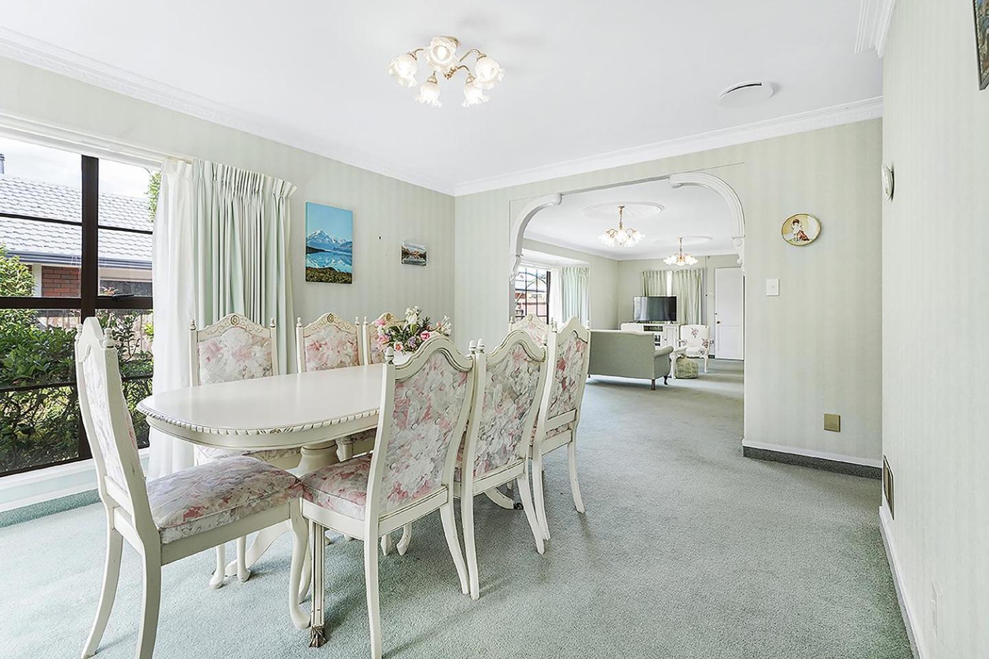 Wow, Spacious Home With A Pool Hamilton Exterior photo